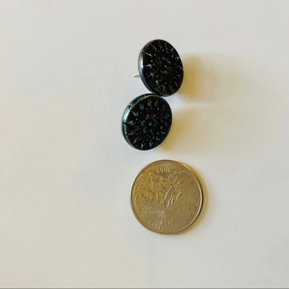 VINTAGE Glass Button Earrings -Beautiful Condition‎